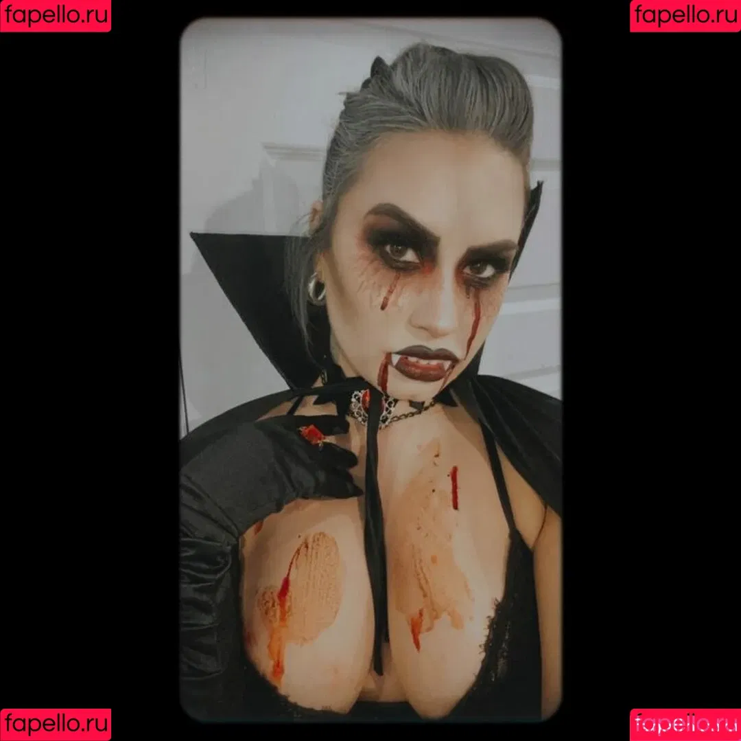 Demi Lovato / ddlovato Onlyfans Photo Gallery 