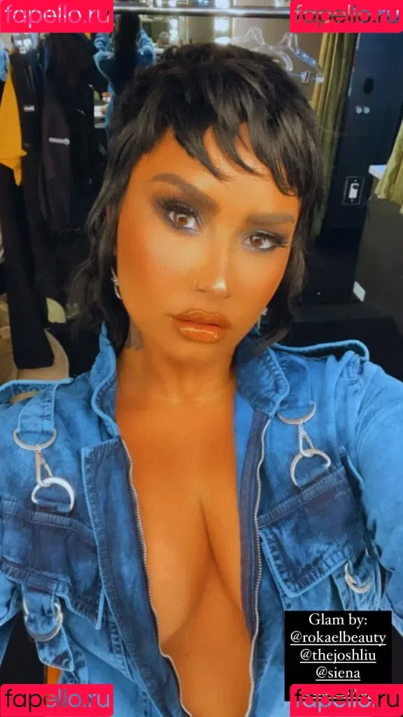 Demi Lovato / ddlovato Onlyfans Photo Gallery 
