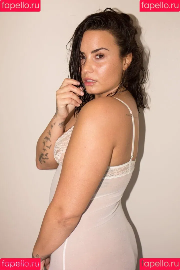 Demi Lovato / ddlovato Onlyfans Photo Gallery 