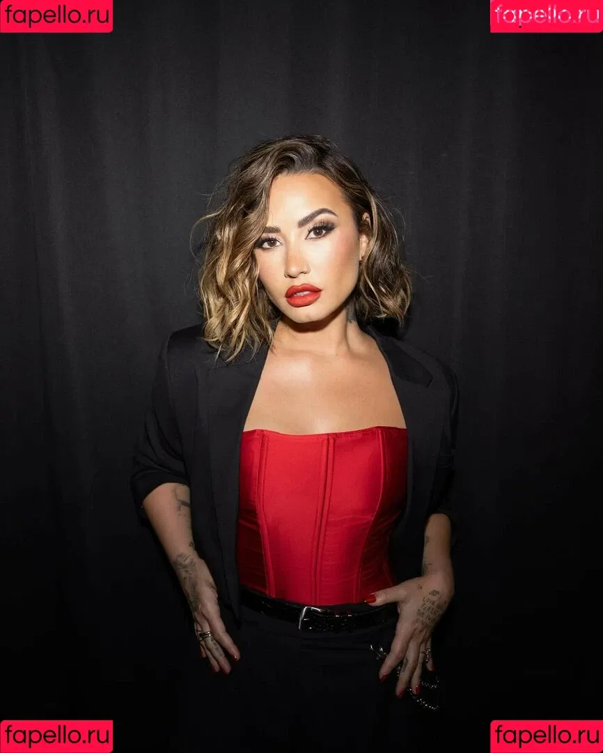 Demi Lovato / ddlovato Onlyfans Photo Gallery 