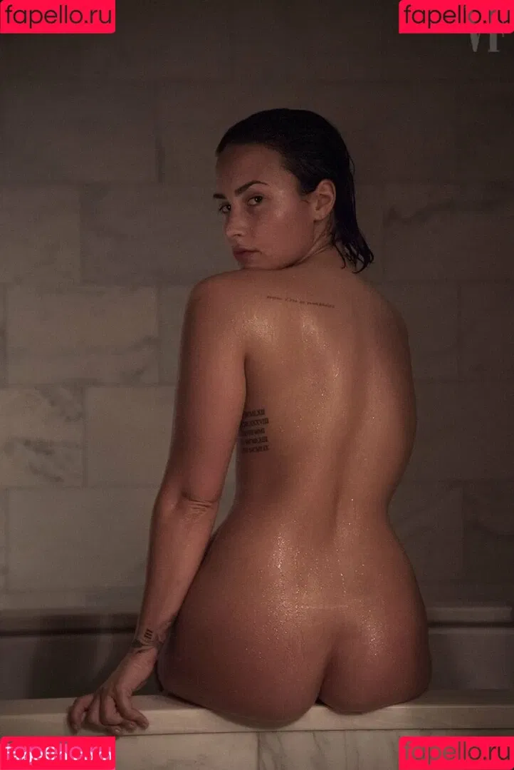 Demi Lovato / ddlovato Onlyfans Photo Gallery 