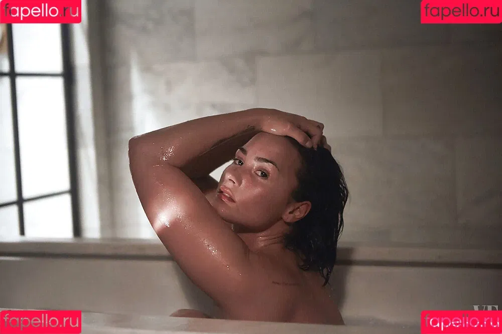 Demi Lovato / ddlovato Onlyfans Photo Gallery 