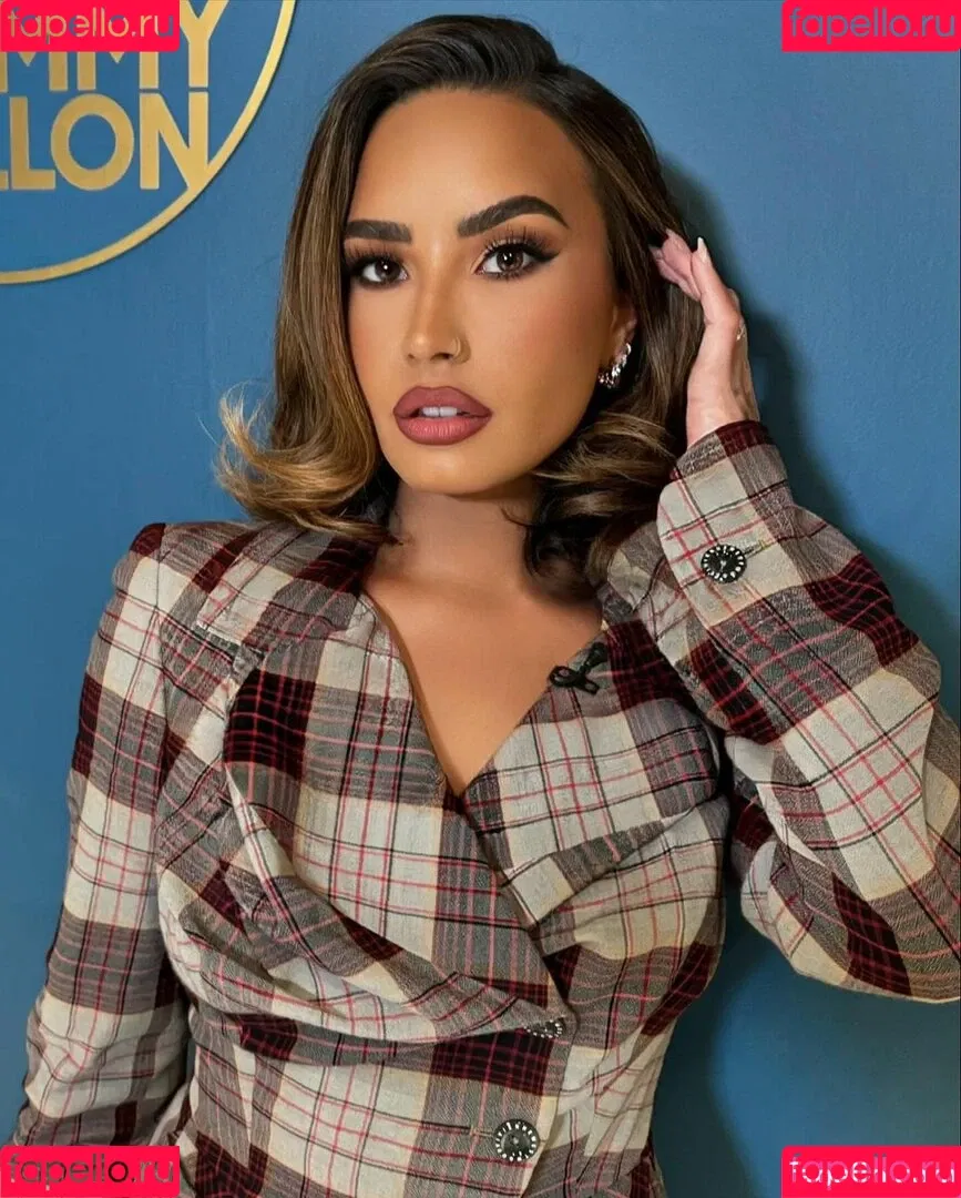 Demi Lovato / ddlovato Onlyfans Photo Gallery 