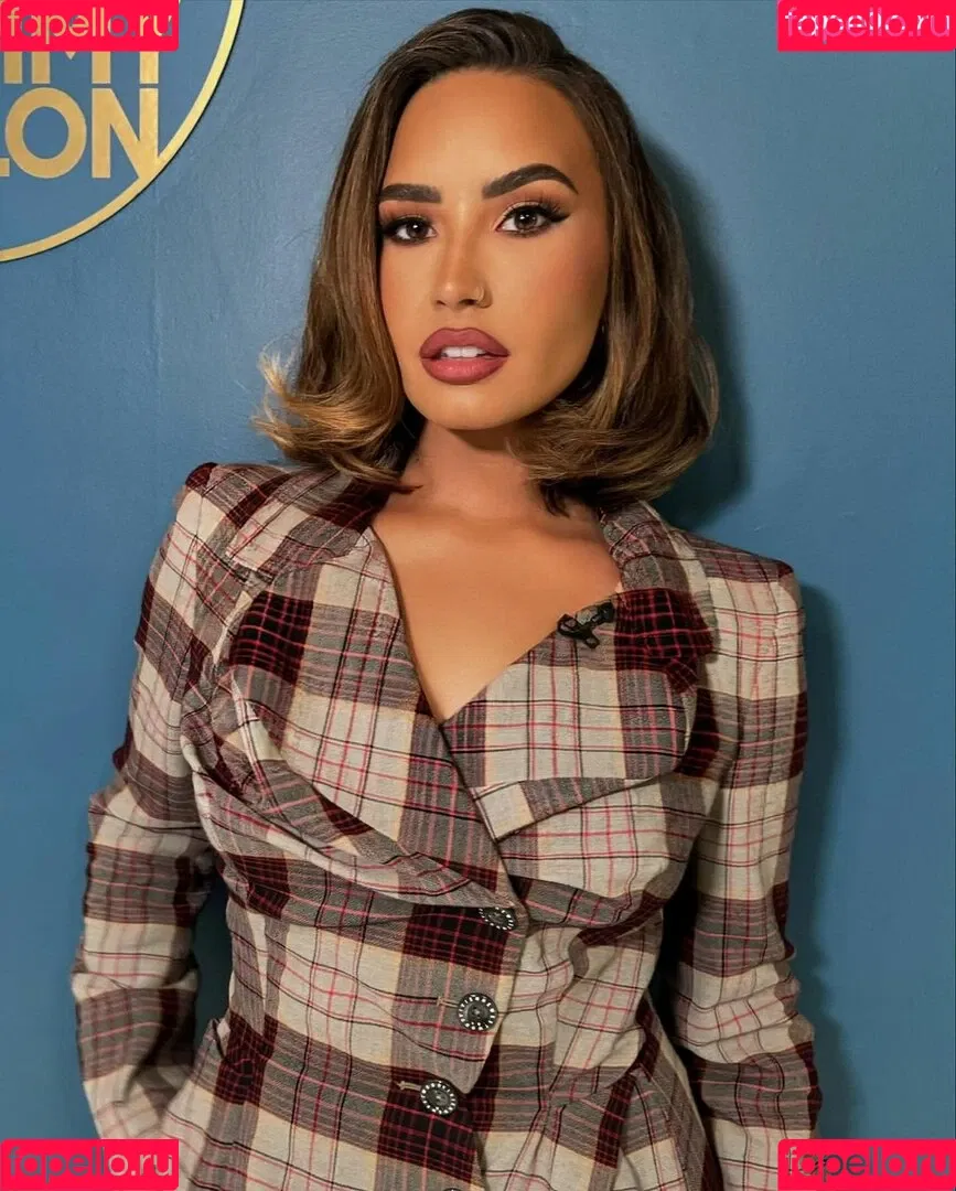 Demi Lovato / ddlovato Onlyfans Photo Gallery 