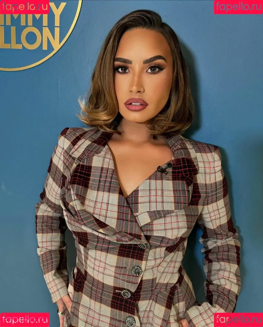 Demi Lovato / ddlovato Onlyfans Photo Gallery 