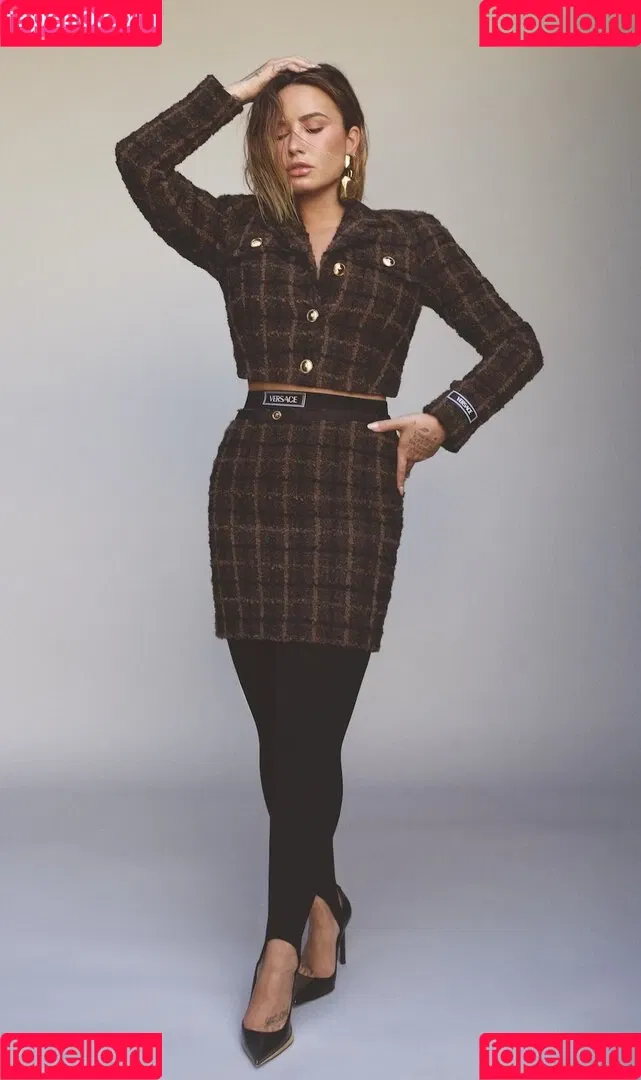 Demi Lovato / ddlovato Onlyfans Photo Gallery 