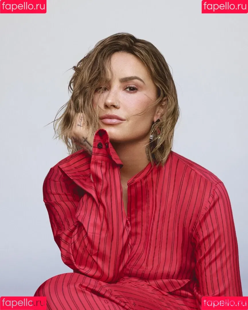 Demi Lovato / ddlovato Onlyfans Photo Gallery 
