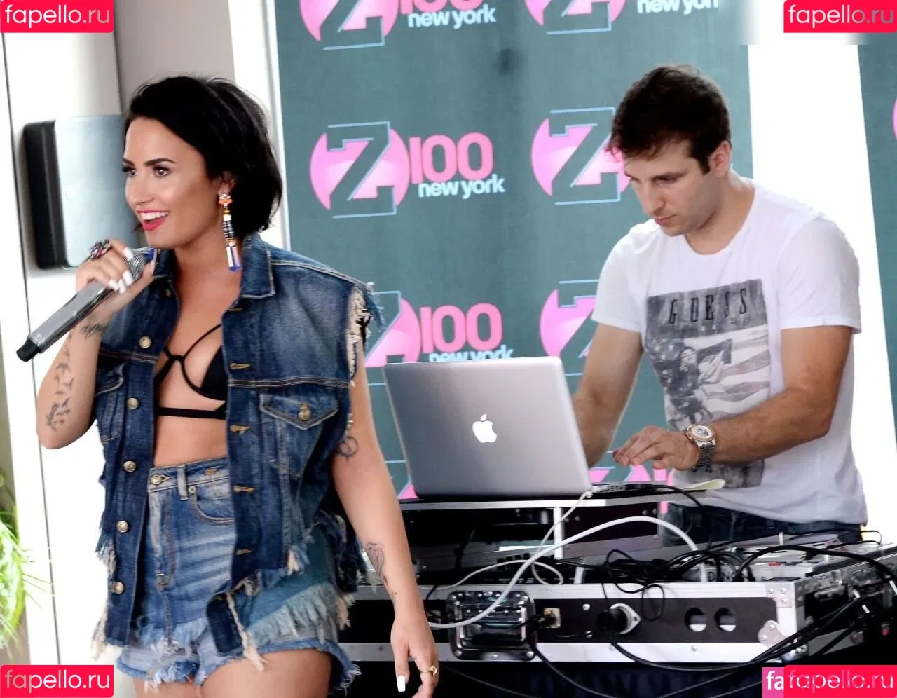 Demi Lovato / ddlovato Onlyfans Photo Gallery 