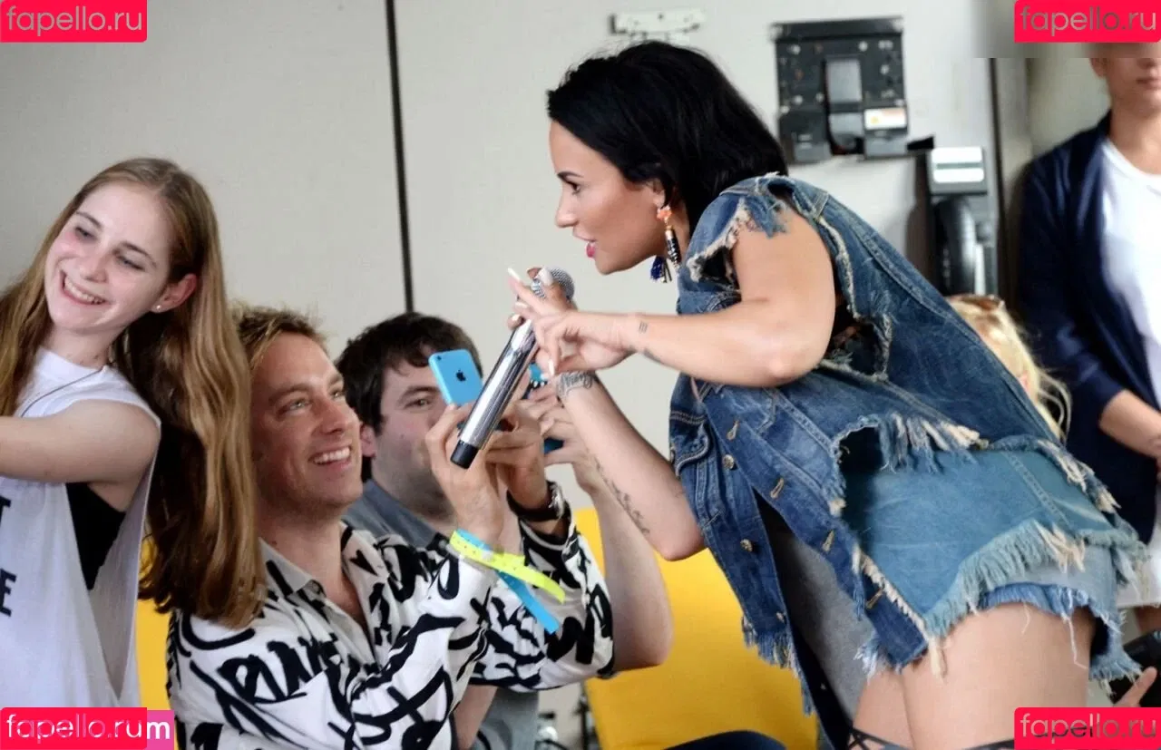 Demi Lovato / ddlovato Onlyfans Photo Gallery 