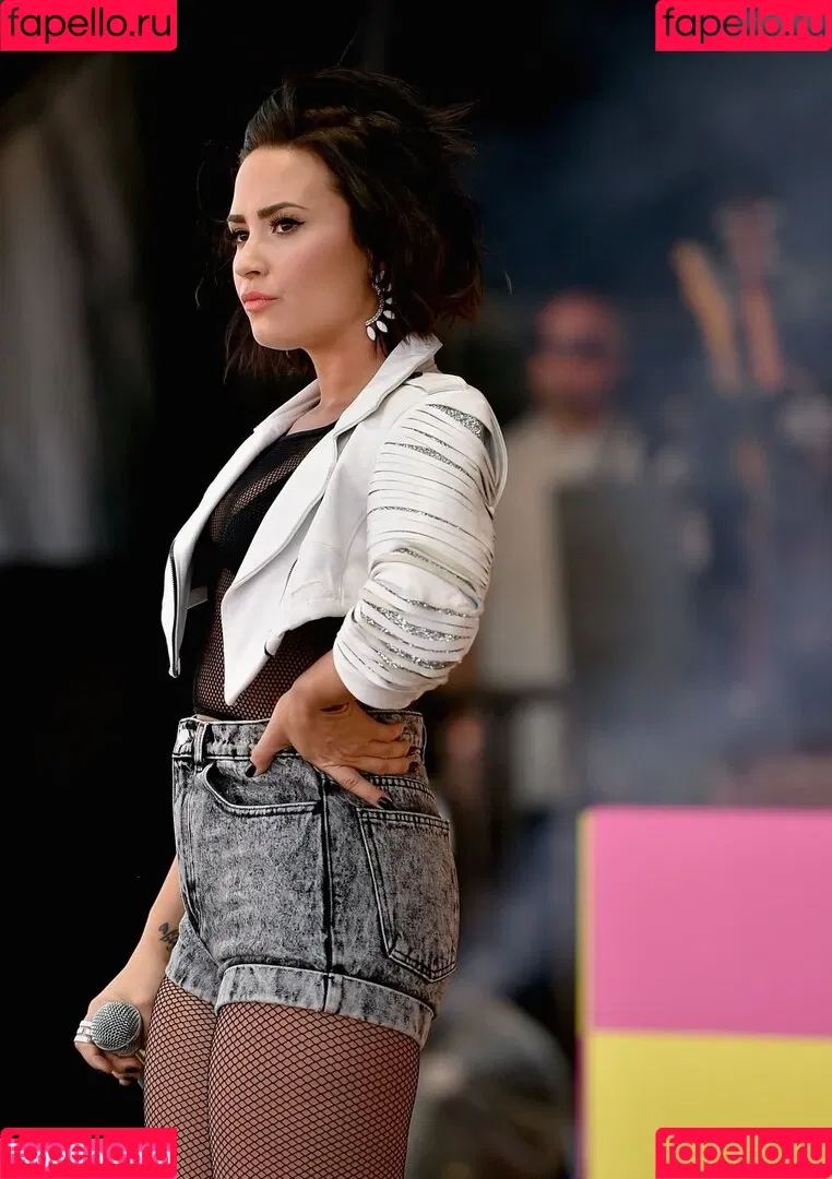 Demi Lovato / ddlovato Onlyfans Photo Gallery 