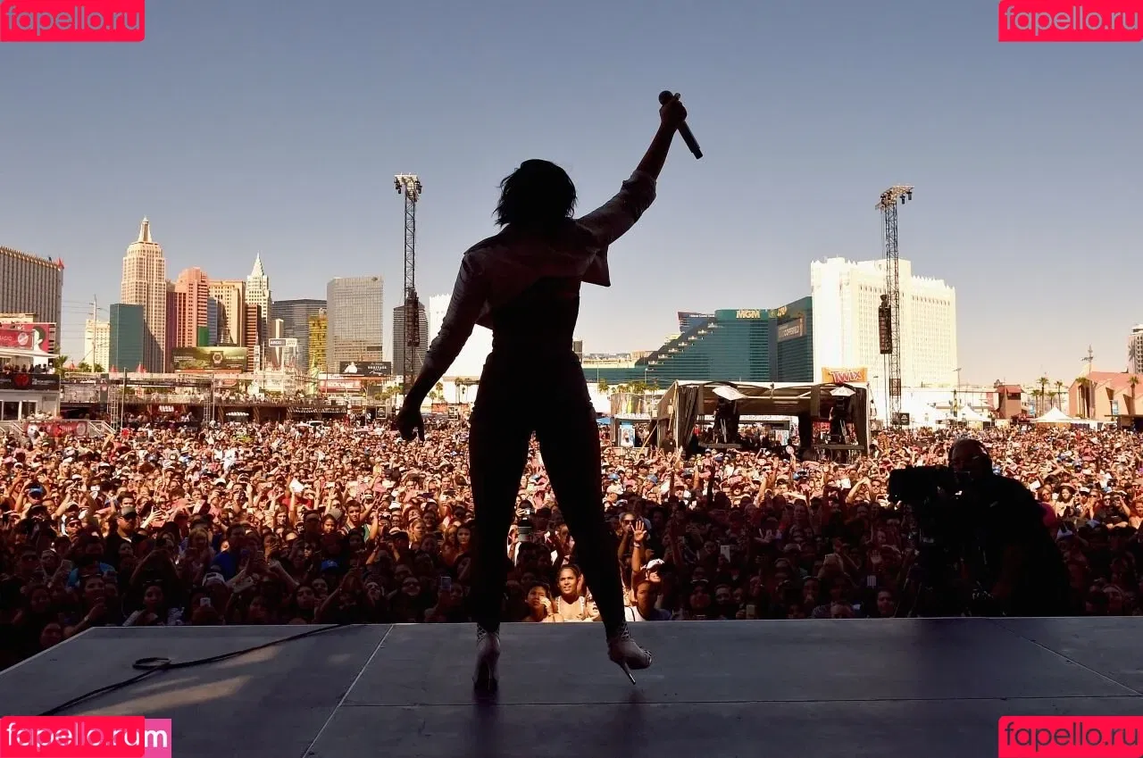 Demi Lovato / ddlovato Onlyfans Photo Gallery 