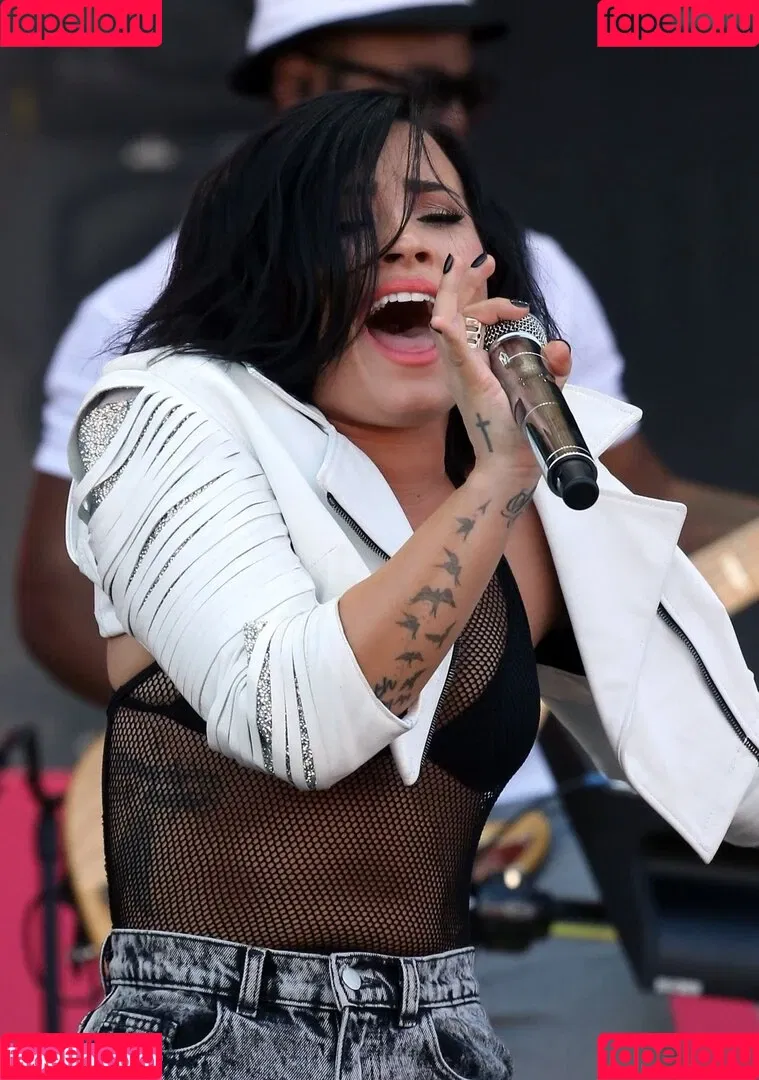 Demi Lovato / ddlovato Onlyfans Photo Gallery 