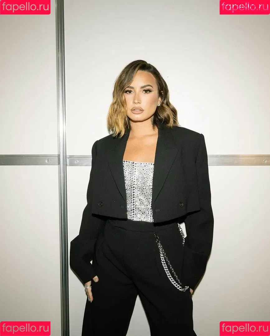 Demi Lovato / ddlovato Onlyfans Photo Gallery 