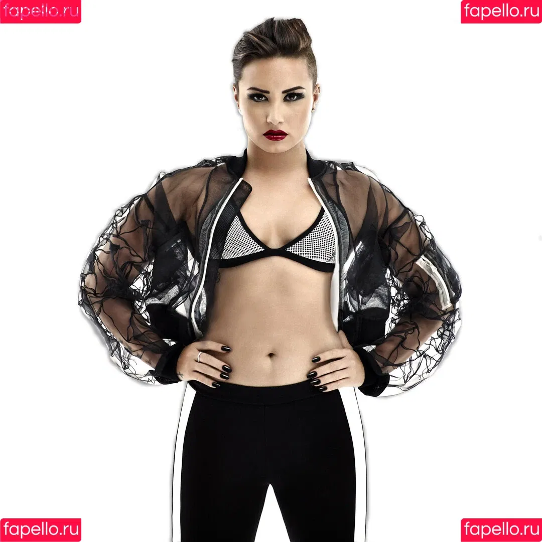Demi Lovato / ddlovato Onlyfans Photo Gallery 