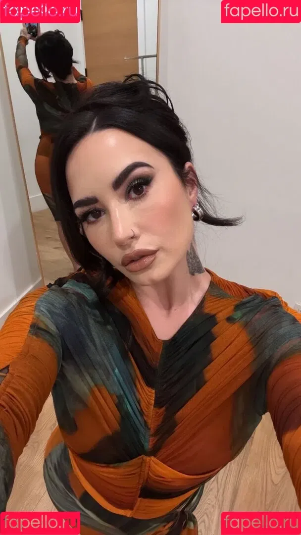 Demi Lovato / ddlovato Onlyfans Photo Gallery 