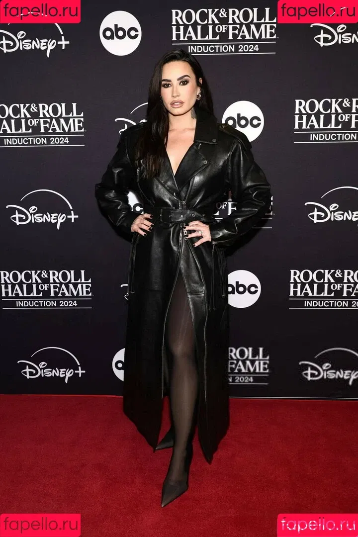 Demi Lovato / ddlovato Onlyfans Photo Gallery 