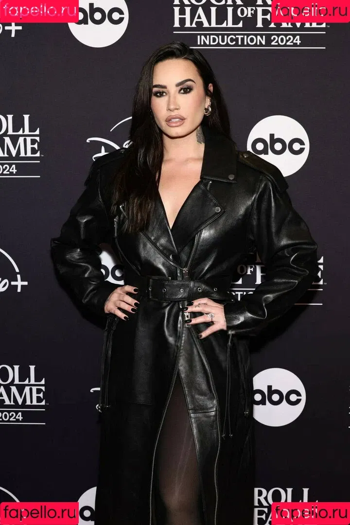 Demi Lovato / ddlovato Onlyfans Photo Gallery 