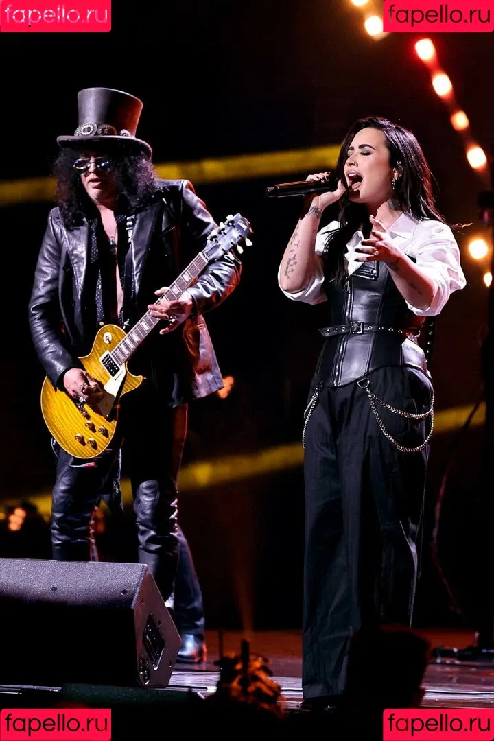 Demi Lovato / ddlovato Onlyfans Photo Gallery 