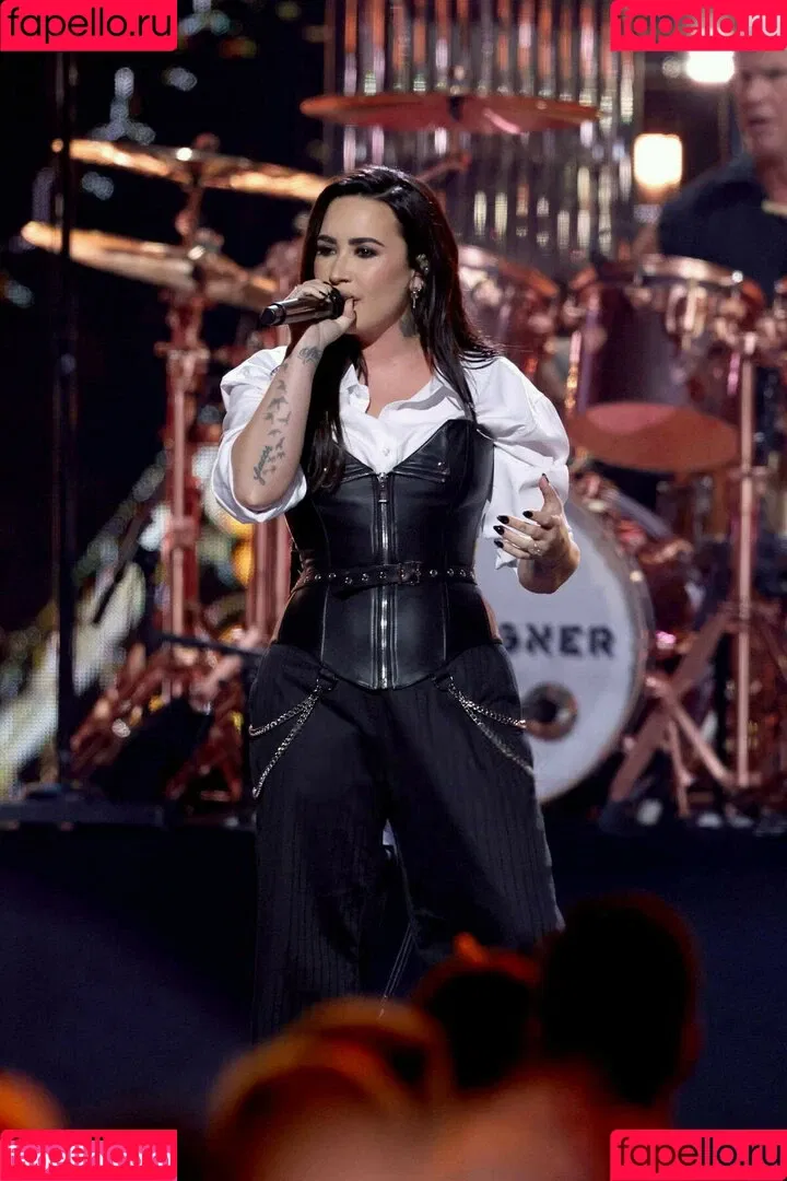 Demi Lovato / ddlovato Onlyfans Photo Gallery 