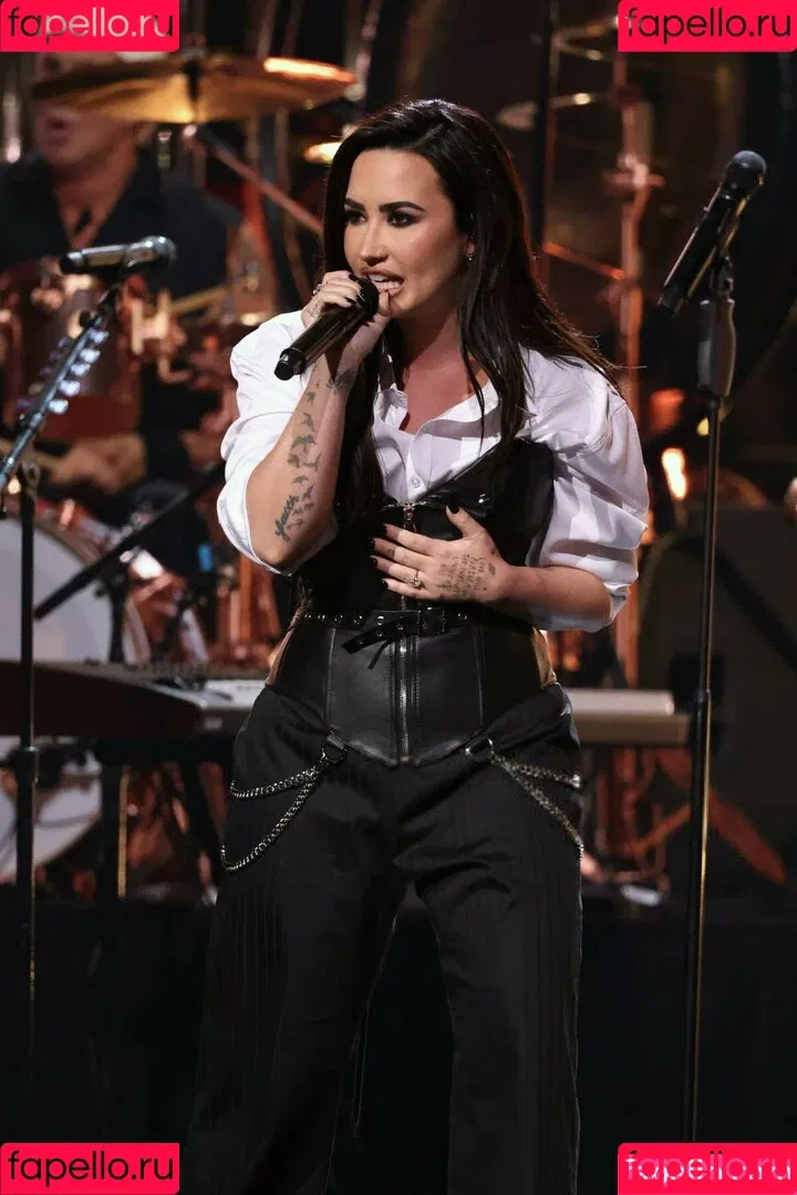 Demi Lovato / ddlovato Onlyfans Photo Gallery 
