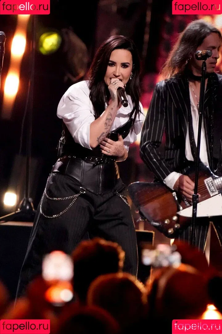 Demi Lovato / ddlovato Onlyfans Photo Gallery 