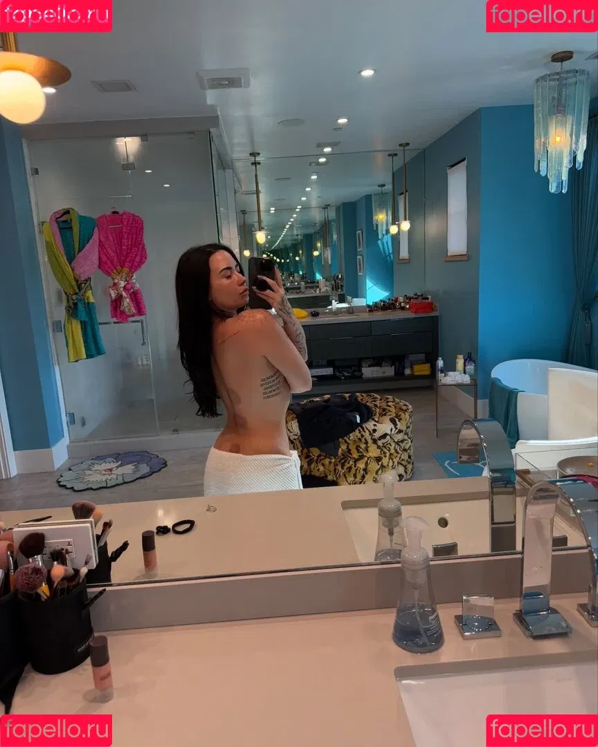 Demi Lovato / ddlovato Onlyfans Photo Gallery 