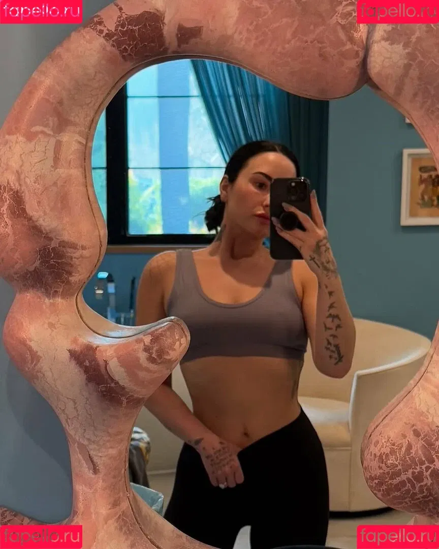 Demi Lovato / ddlovato Onlyfans Photo Gallery 
