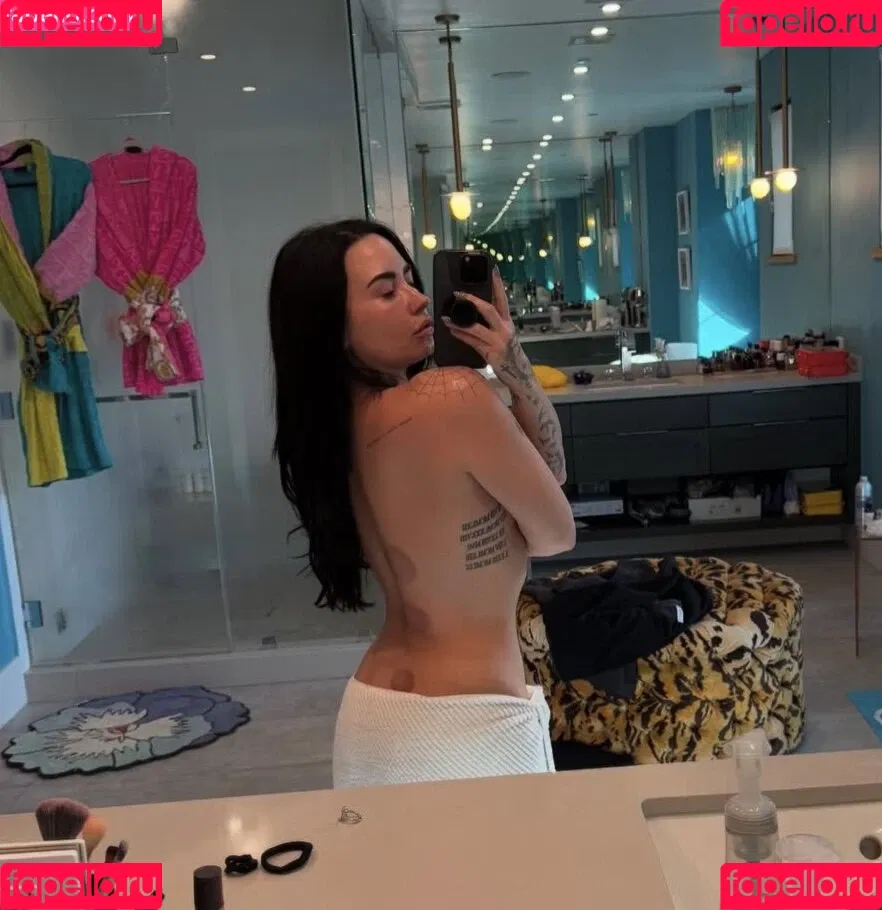 Demi Lovato / ddlovato Onlyfans Photo Gallery 