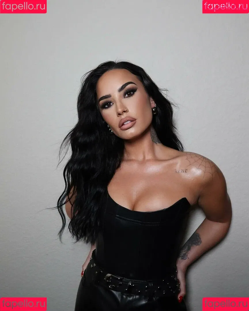 Demi Lovato / ddlovato Onlyfans Photo Gallery 