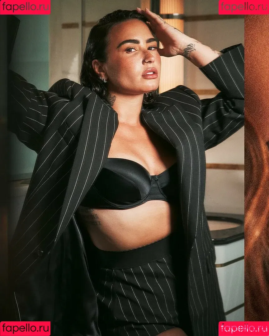 Demi Lovato / ddlovato Onlyfans Photo Gallery 