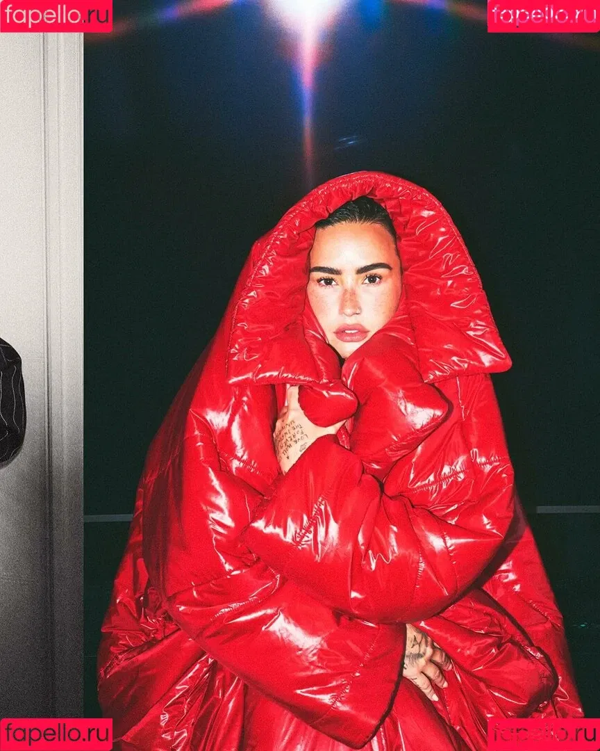 Demi Lovato / ddlovato Onlyfans Photo Gallery 