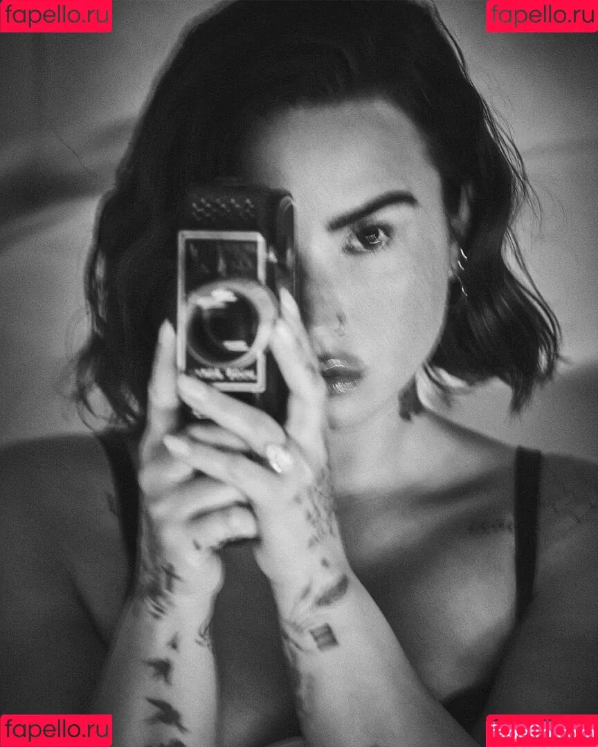 Demi Lovato / ddlovato Onlyfans Photo Gallery 