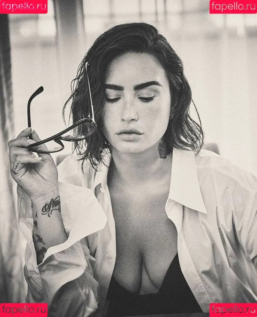 Demi Lovato / ddlovato Onlyfans Photo Gallery 