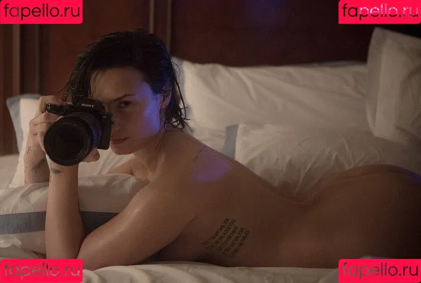 Demi Lovato / ddlovato Onlyfans Photo Gallery 