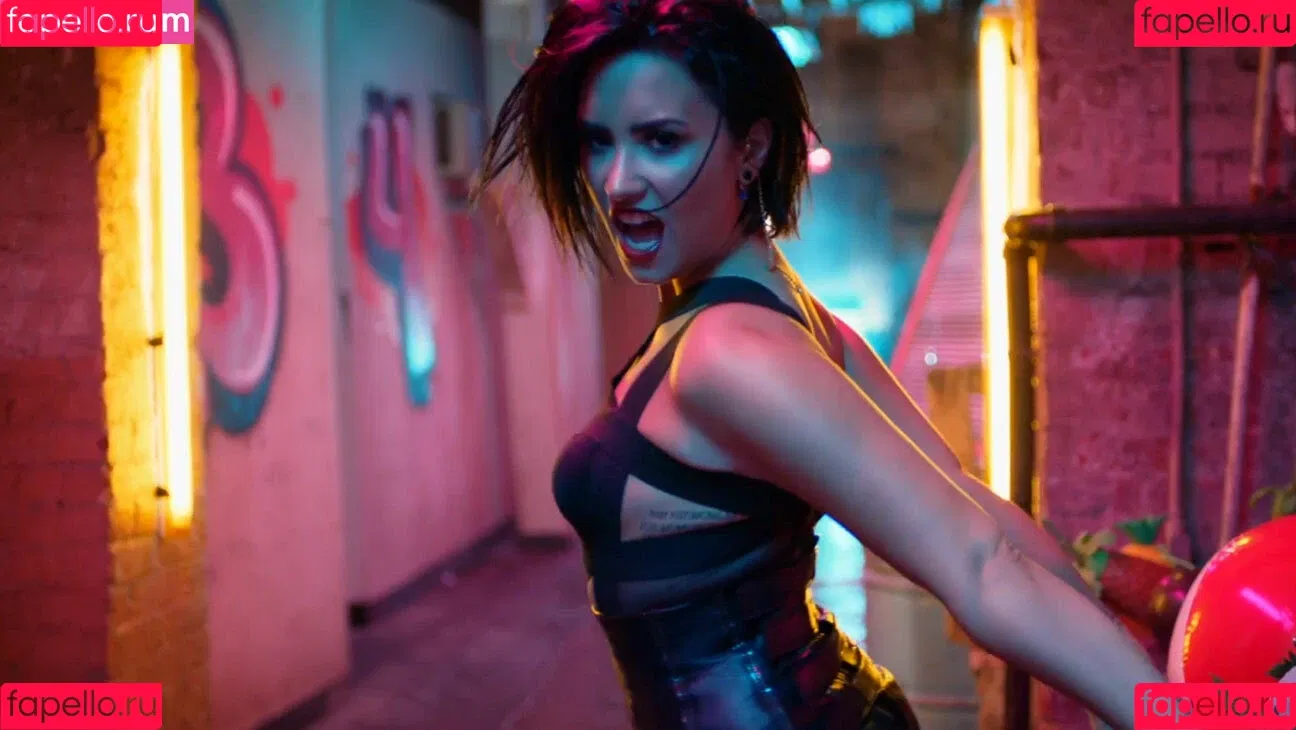 Demi Lovato / ddlovato Onlyfans Photo Gallery 