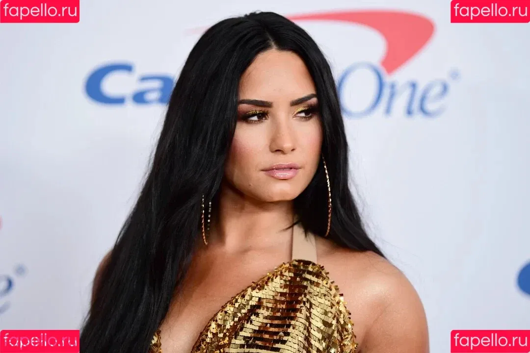 Demi Lovato / ddlovato Onlyfans Photo Gallery 