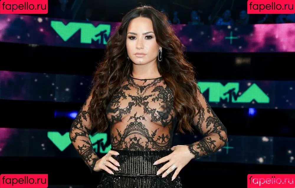 Demi Lovato / ddlovato Onlyfans Photo Gallery 