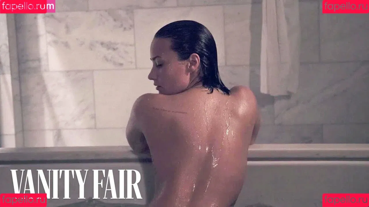 Demi Lovato / ddlovato Onlyfans Photo Gallery 