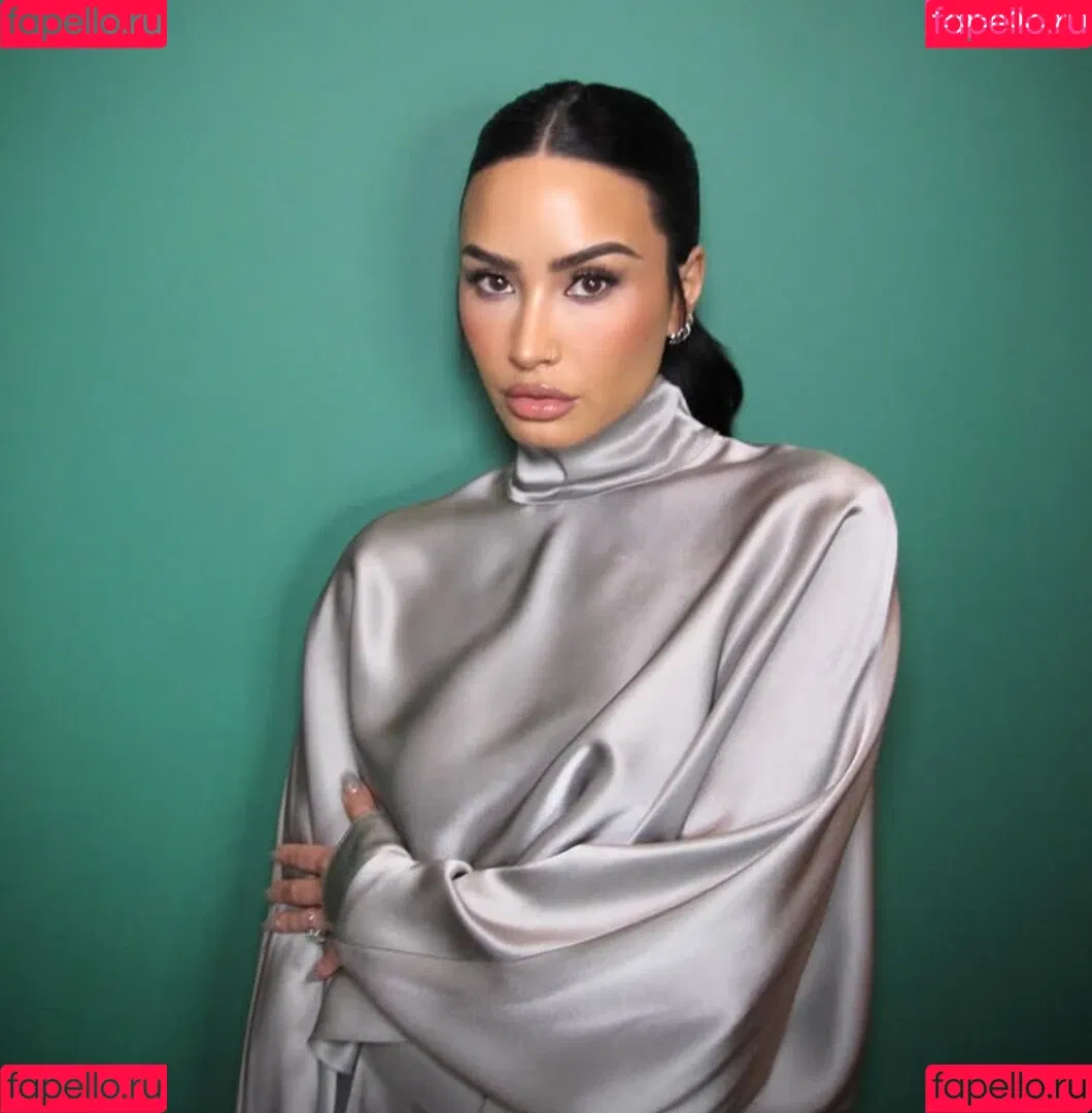 Demi Lovato / ddlovato Onlyfans Photo Gallery 