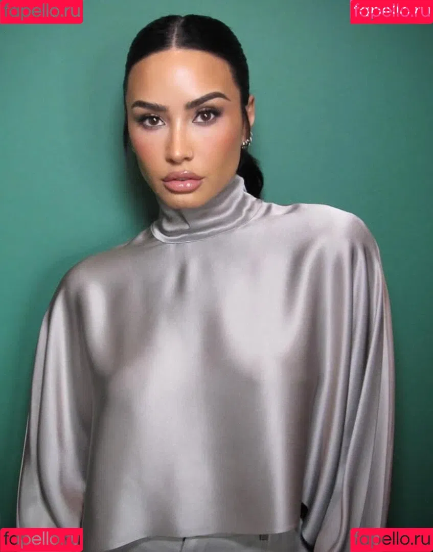 Demi Lovato / ddlovato Onlyfans Photo Gallery 