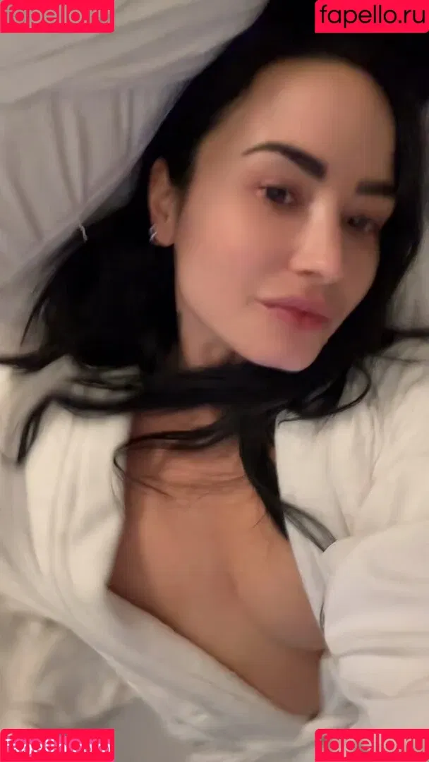 Demi Lovato / ddlovato Onlyfans Photo Gallery 