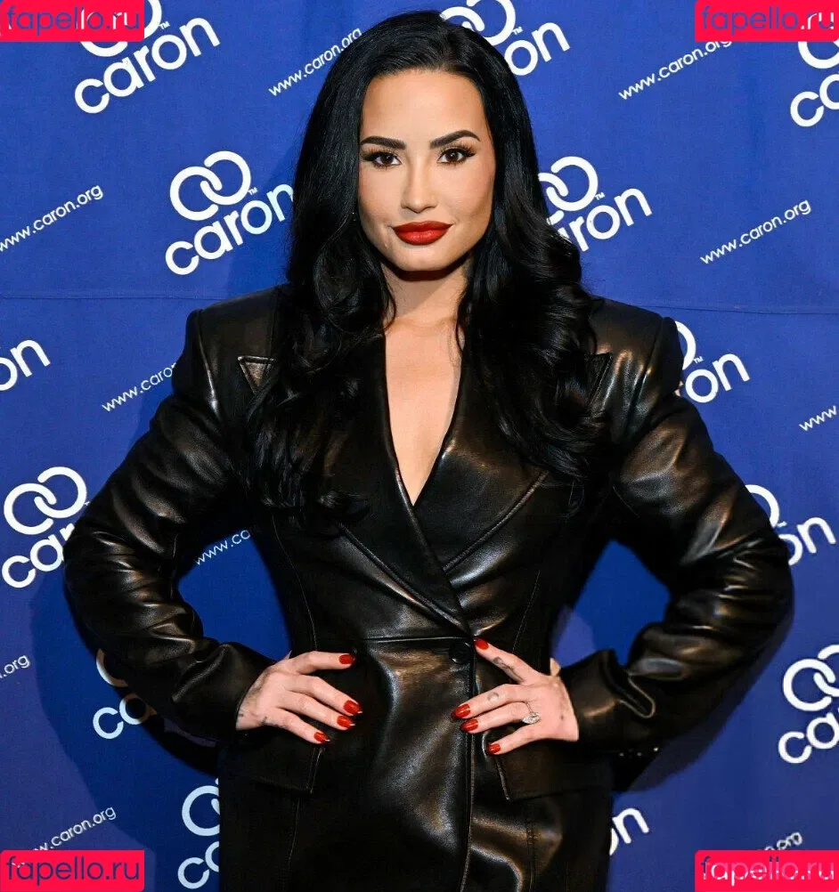 Demi Lovato / ddlovato Onlyfans Photo Gallery 