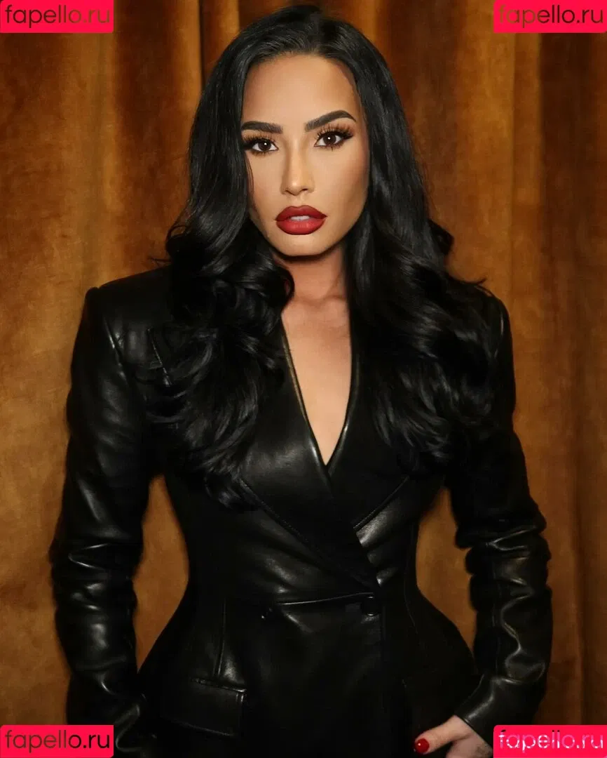 Demi Lovato / ddlovato Onlyfans Photo Gallery 