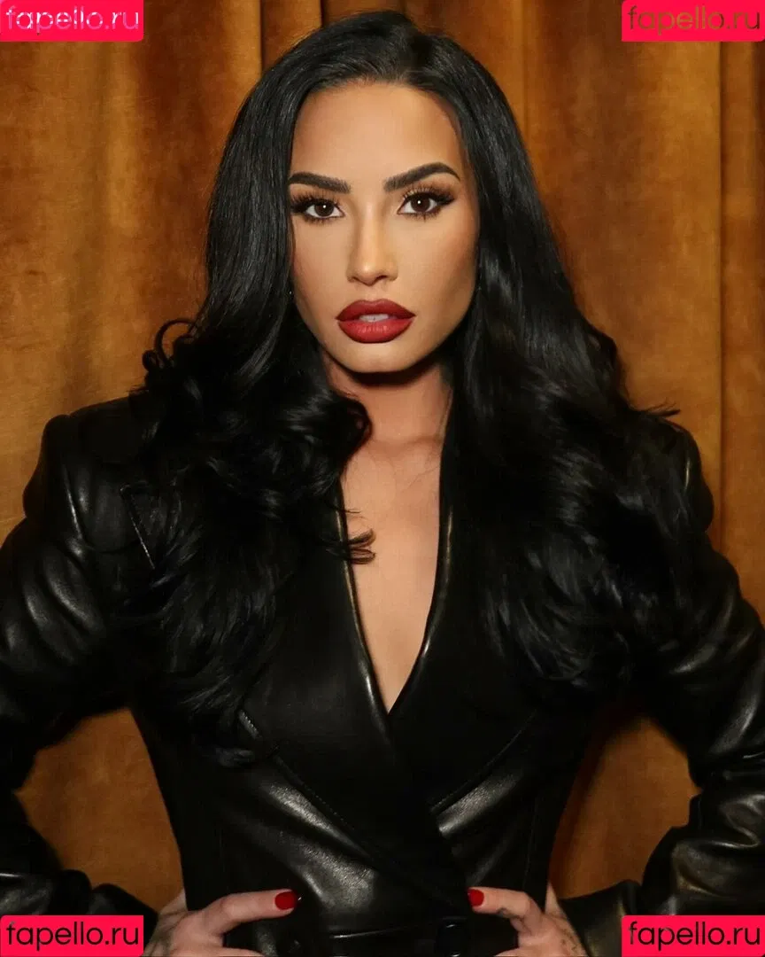 Demi Lovato / ddlovato Onlyfans Photo Gallery 