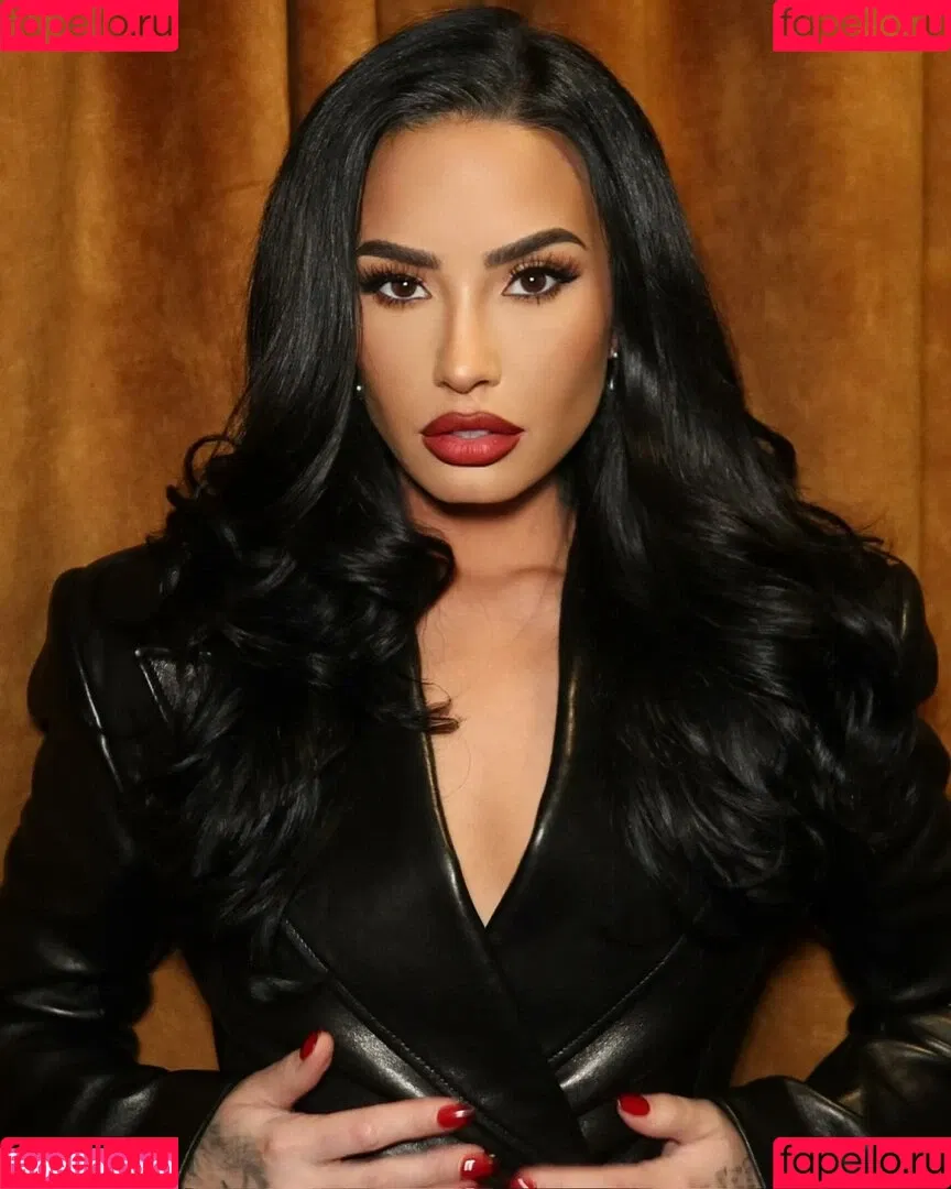 Demi Lovato / ddlovato Onlyfans Photo Gallery 
