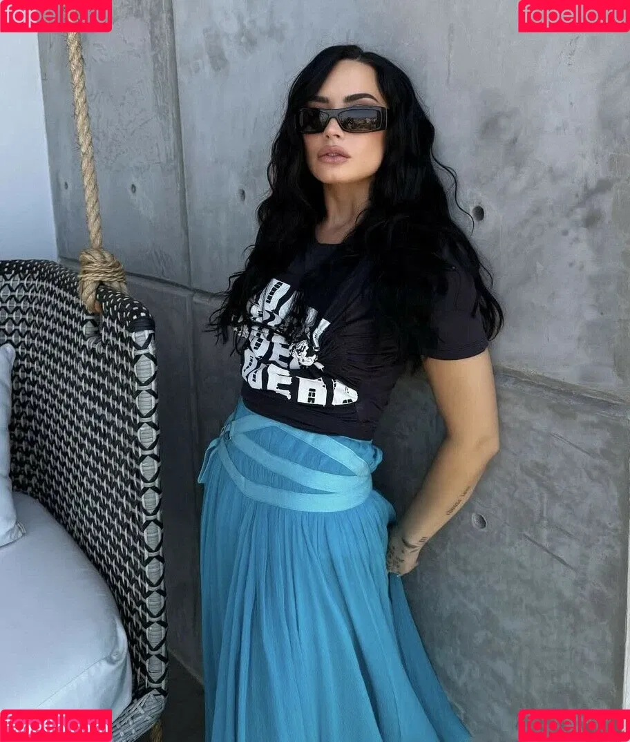 Demi Lovato / ddlovato Onlyfans Photo Gallery 