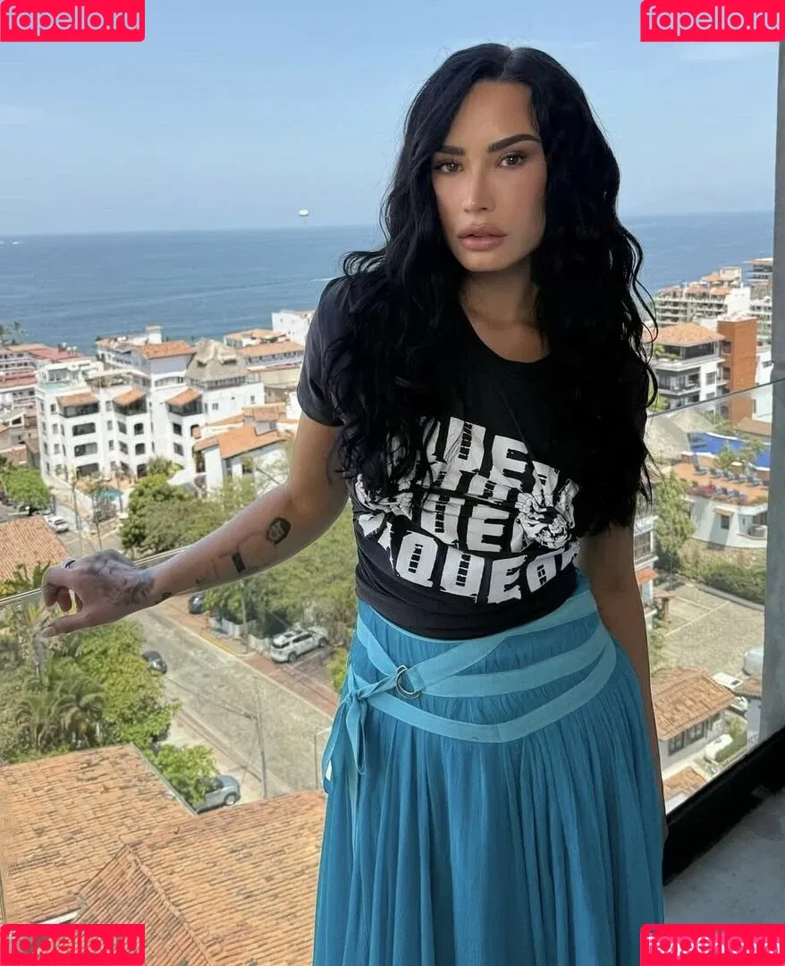 Demi Lovato / ddlovato Onlyfans Photo Gallery 