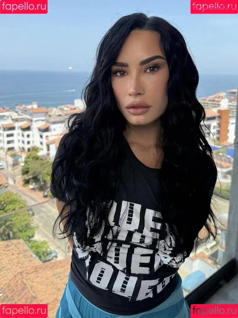 Demi Lovato / ddlovato Onlyfans Photo Gallery 