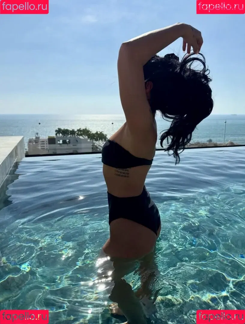 Demi Lovato / ddlovato Onlyfans Photo Gallery 