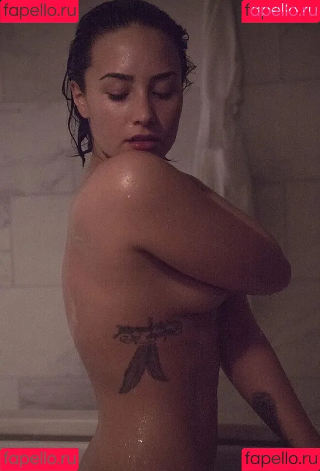 Demi Lovato / ddlovato Onlyfans Photo Gallery 